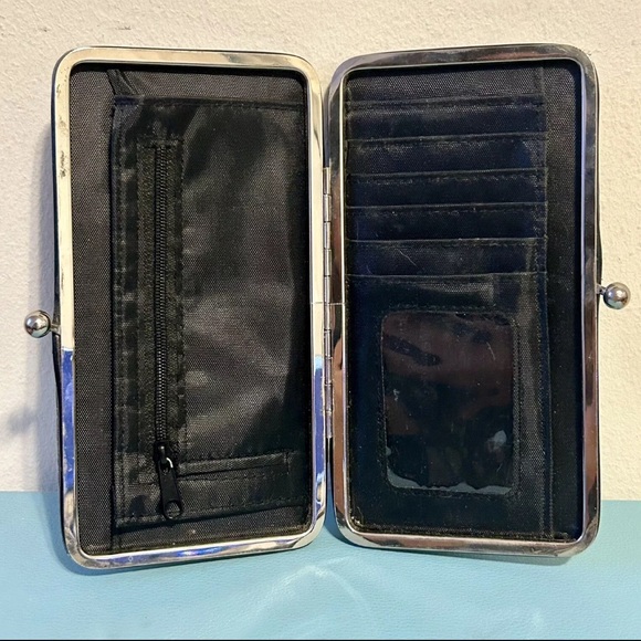 THE NIGHTMARE BEFORE CHRISTMAS Womans Wallet 7" x 3" - Picture 7 of 7